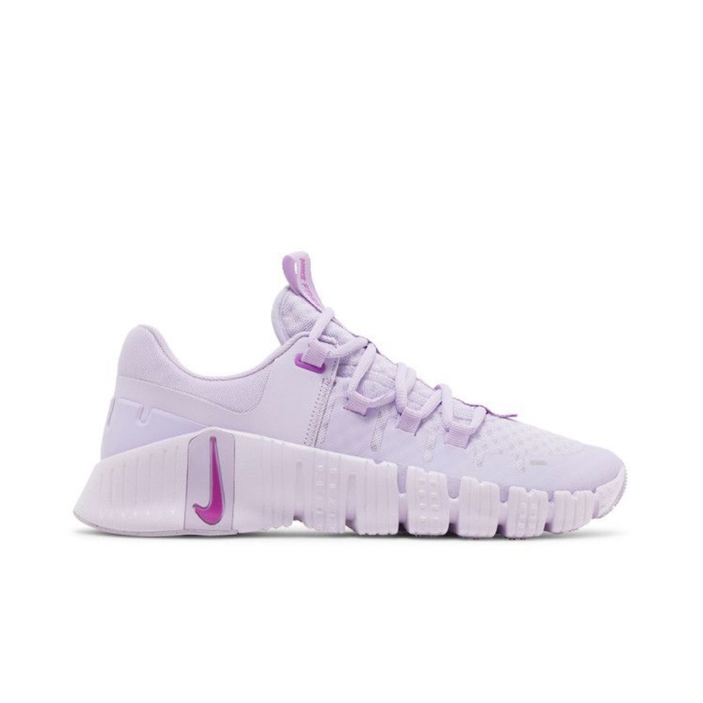 BRAND NEW — Nike Metcon 5 ‘lilac bloom’